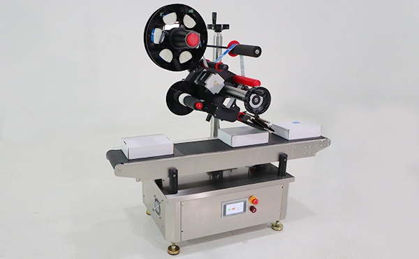 全自動貼標(biāo)機(jī)與自動貼標(biāo)機(jī)的區(qū)別在哪？