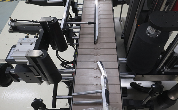 全自動轉(zhuǎn)角貼標機,自動轉(zhuǎn)角貼標機,轉(zhuǎn)角貼標機