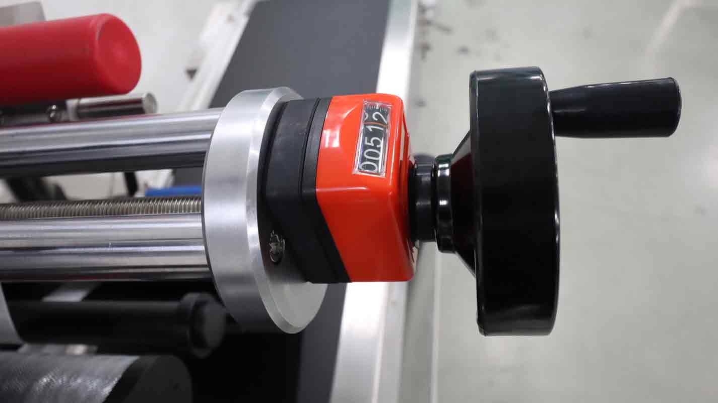 全自動pcb板專用貼標(biāo)機,pcb板專用貼標(biāo)機,貼標(biāo)機廠家,佼佼者自動化